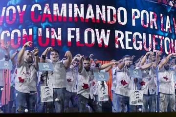 Los Nietos de SaryManchez se autodescalifican en la final de murgas al superar el tiempo establecido en señal de protesta/Lpacarnaval y TA.